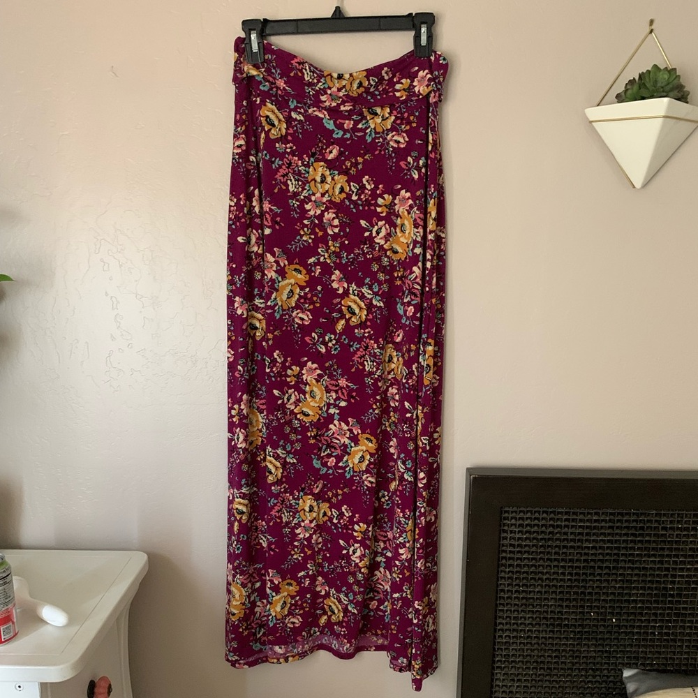 LuLaRoe soft floral maxi skirt